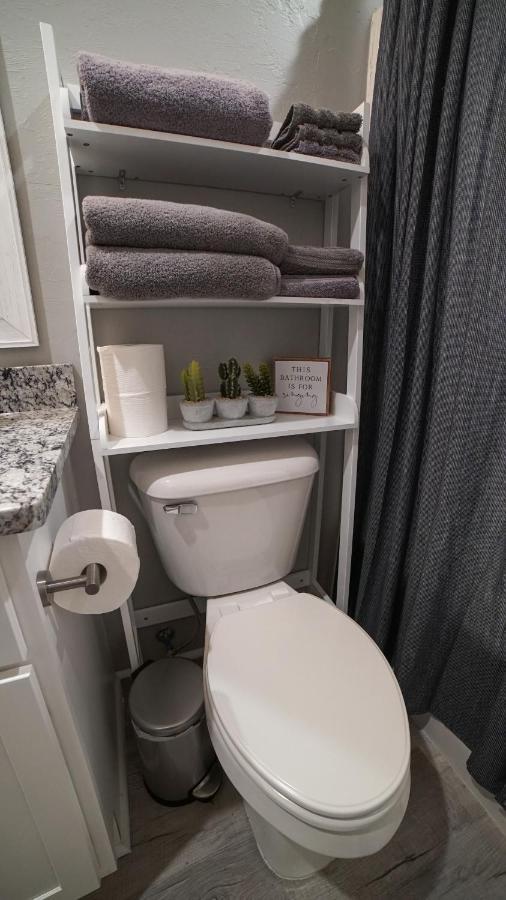 Rock & Roll House, Fiber Internet, Roku Tv, Washer & Dryer, By Dt Chickasha & Leg Lamp! Εξωτερικό φωτογραφία