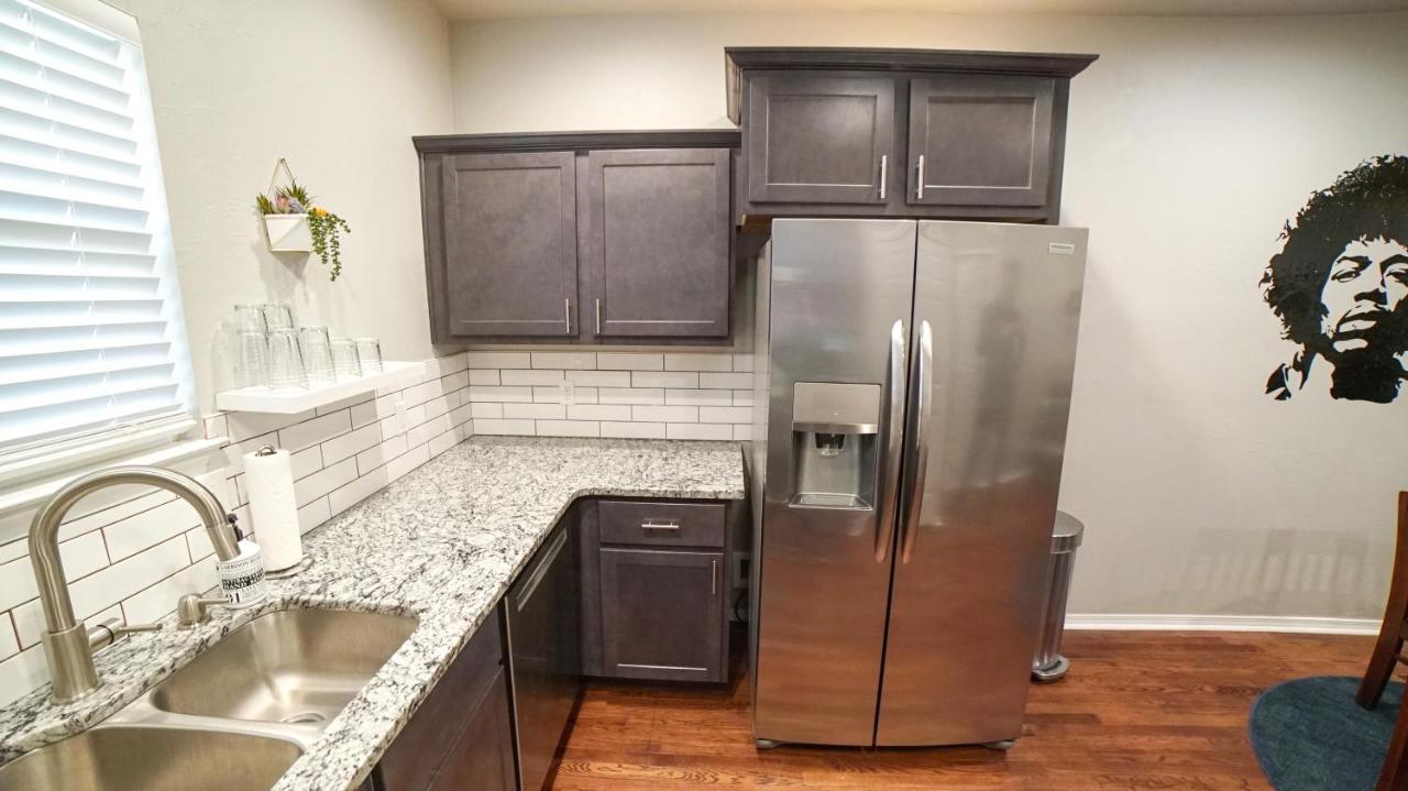 Rock & Roll House, Fiber Internet, Roku Tv, Washer & Dryer, By Dt Chickasha & Leg Lamp! Εξωτερικό φωτογραφία