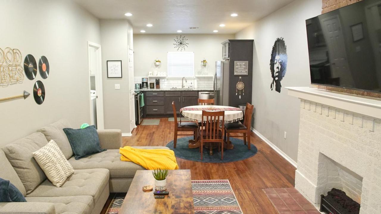 Rock & Roll House, Fiber Internet, Roku Tv, Washer & Dryer, By Dt Chickasha & Leg Lamp! Εξωτερικό φωτογραφία