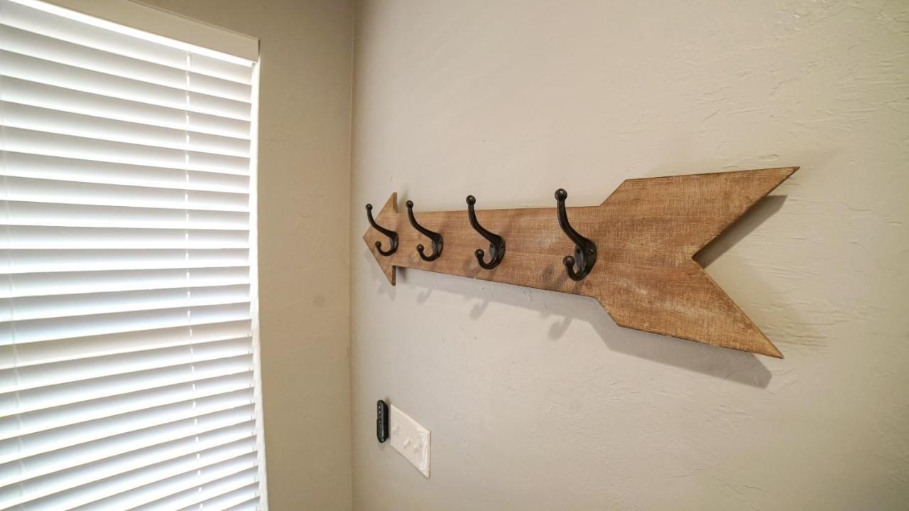 Rock & Roll House, Fiber Internet, Roku Tv, Washer & Dryer, By Dt Chickasha & Leg Lamp! Εξωτερικό φωτογραφία