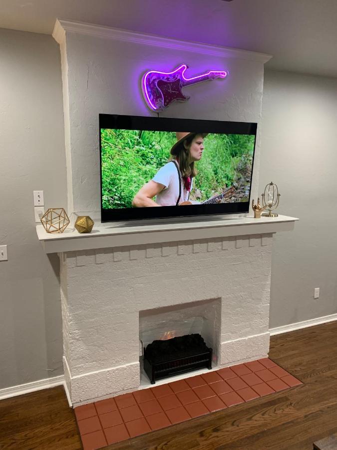 Rock & Roll House, Fiber Internet, Roku Tv, Washer & Dryer, By Dt Chickasha & Leg Lamp! Εξωτερικό φωτογραφία