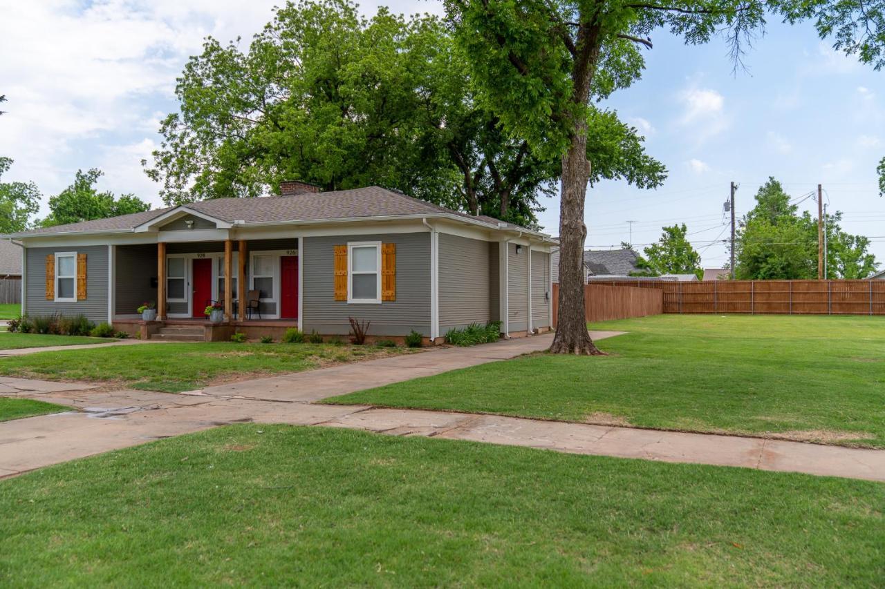 Rock & Roll House, Fiber Internet, Roku Tv, Washer & Dryer, By Dt Chickasha & Leg Lamp! Εξωτερικό φωτογραφία